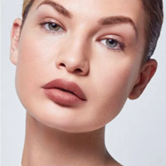 NIB Context Matte Lipstick - Picture 4 of 4